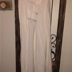 White linen wide leg ankle pants w/ illusion of wrap around.